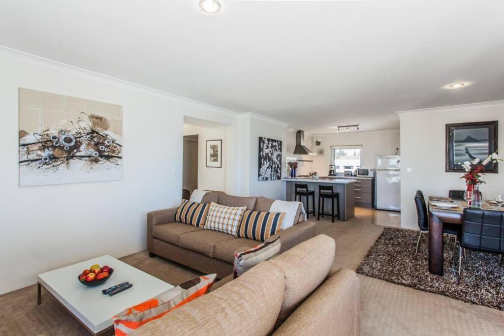Beach View Apartment In Cottesloe 퍼스 외부 사진